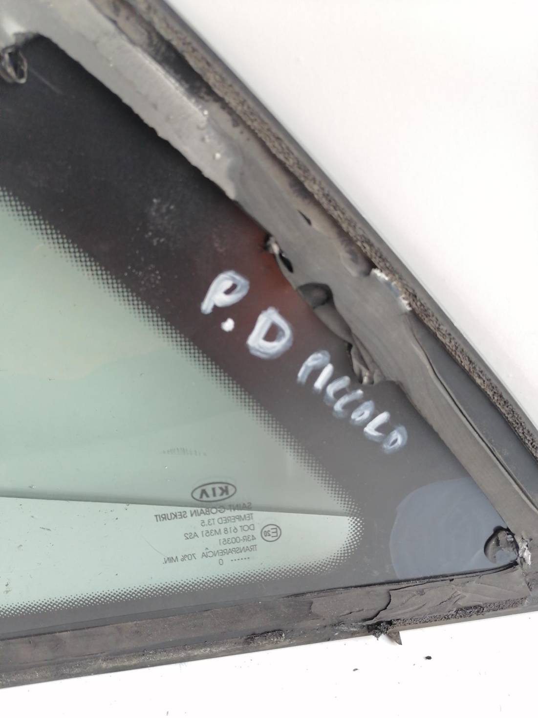 Fisso angolare parafango post. dx.